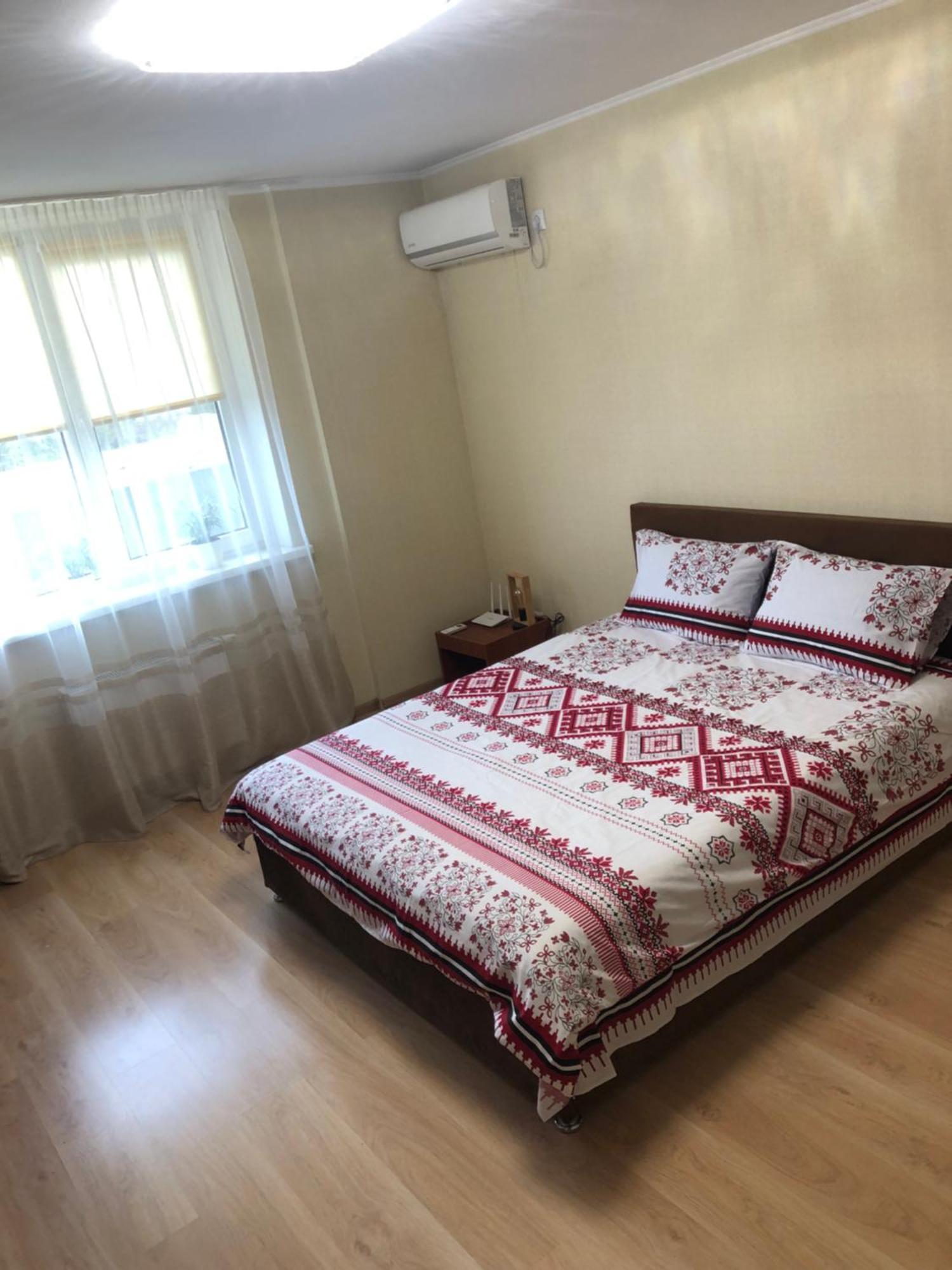по вулиці набережна Apartment Vyshhorod